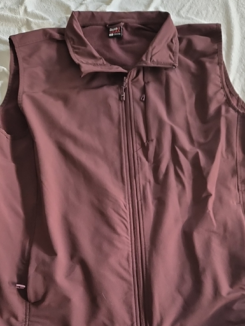 32 Degrees Heat Zip-Front Vest in Deep Maroon